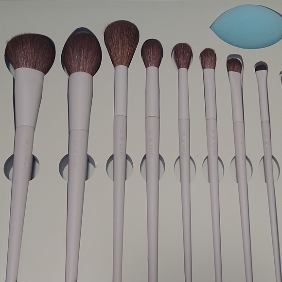 Morphe x Ariel signature Eye and Face Brush Set - Picture 6 of 7